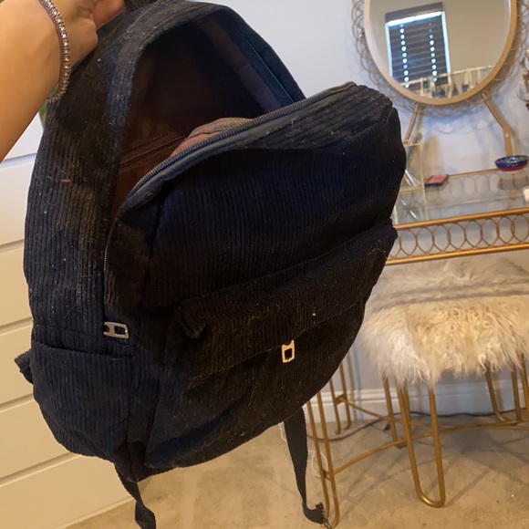 Black backpack - Picture 3 of 3